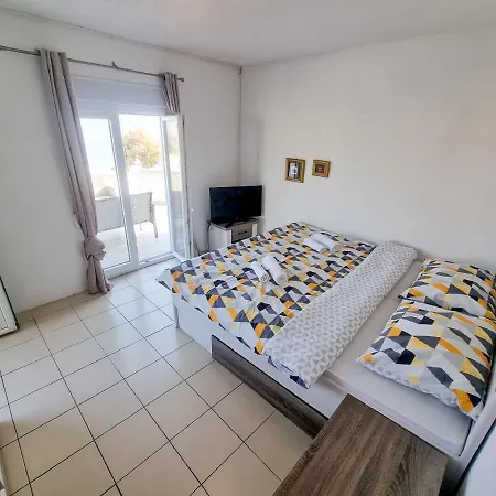 Apartments Kovac Vir Exterior photo
