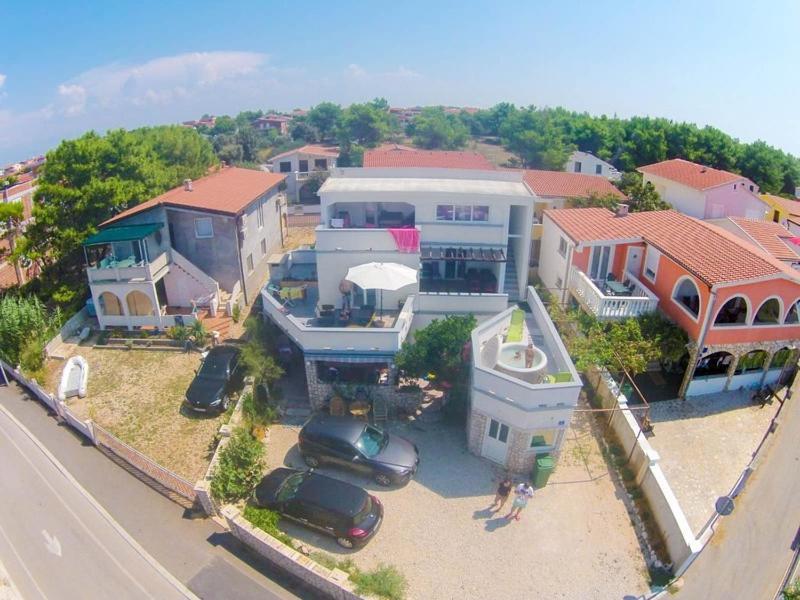 Kovac Apartment Vir
